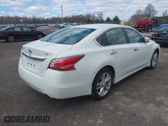 2015 Nissan Altima S with VIN 1N4AL3AP4FN860932, listed as a IAAI auction lot 42088842 with 138,119 mi miles and . Bid and sale history available at DreamBid. Image 4.