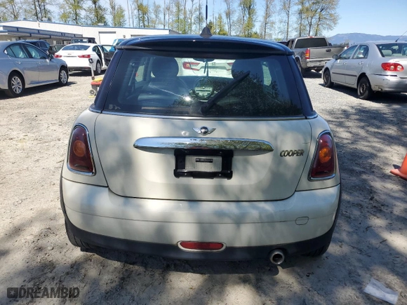 2007 MINI Cooper Hardtop with VIN WMWMF33507TU60113, listed as a Copart auction lot 53754505 with 153,806 mi miles and Clean Title. Bid and sale history available at carsss.com. Image 6.