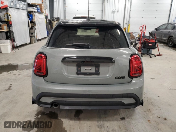 2023 MINI Hardtop 4 Door Cooper Classic z VIN WMW33DK0XP2S54786, wystawiony jako Copart lot #87873415 z przebiegiem 50 956 mil mil oraz Szkoda całkowita • Salvage title. Historia ofert i sprzedaży dostępna na DreamBid. Obrazek 6.