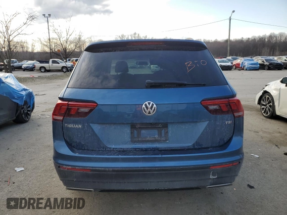 2018 Volkswagen Tiguan S z VIN 3VV1B7AX4JM013112, wystawiony jako Copart lot #47568385 z przebiegiem 95 576 mil mil oraz Szkoda całkowita • Salvage title. Historia ofert i sprzedaży dostępna na DreamBid. Obrazek 6.