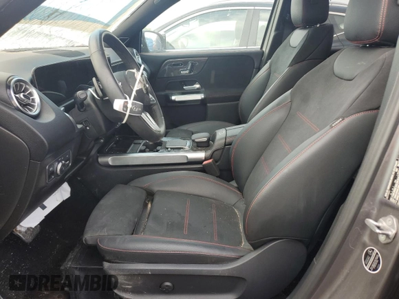 2021 Mercedes-Benz GLB 250 z VIN W1N4M4HB5MW136901, wystawiony jako Copart lot #48543135 z przebiegiem Nie podano mil oraz Szkoda całkowita • Salvage title. Historia ofert i sprzedaży dostępna na DreamBid. Obrazek 7.
