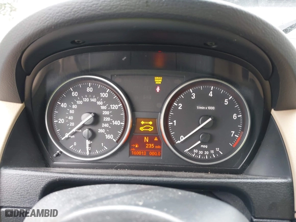 2015 BMW X1 xDrive28i with VIN WBAVL1C56FVY27567, listed as a IAAI auction lot 42047505 with 160,013 mi miles. Bid and sale history available at carsss.com. Image 7.