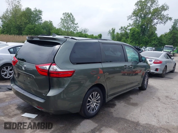 2020 Toyota Sienna XLE Auto Access Seat z VIN 5TDYZ3DC6LS021788, wystawiony jako IAAI lot #42178834 z przebiegiem 132 107 mil mil oraz . Historia ofert i sprzedaży dostępna na DreamBid. Obrazek 4.