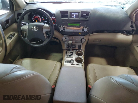 2010 Toyota Highlander SE z VIN 5TDJK3EH8AS013673, wystawiony jako Copart lot #55014845 z przebiegiem 176 193 mil mil oraz Szkoda całkowita • Salvage title. Historia ofert i sprzedaży dostępna na DreamBid. Obrazek 8.
