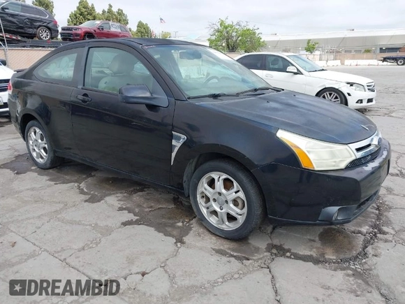 2008 Ford Focus SE with VIN 1FAHP33N38W107114, listed as a IAAI auction lot 42076432 with 124,487 mi miles. Bid and sale history available at carsss.com. Image 1.