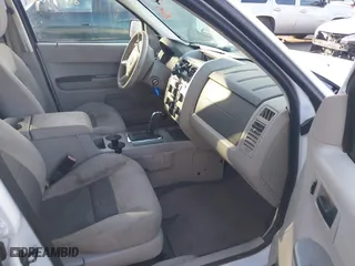 2008 Ford Escape Hybrid with VIN 1FMCU59H58KD75563, listed as a IAAI auction lot 41939067 with 127,609 mi miles. Bid and sale history available at carsss.com. Image 5.