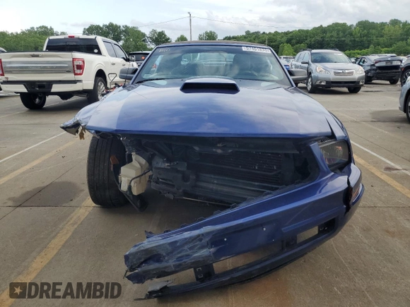 2005 Ford Mustang Deluxe z VIN 1ZVFT84N655223849, wystawiony jako Copart lot #57461835 z przebiegiem Nie podano mil oraz Szkoda całkowita • Salvage title. Historia ofert i sprzedaży dostępna na DreamBid. Obrazek 5.
