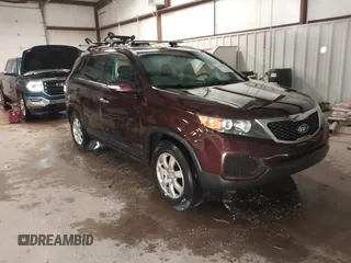 2013 Kia Sorento LX with VIN 5XYKT4A27DG315059, listed as a IAAI auction lot 41571574 with 217,527 mi miles. Bid and sale history available at carsss.com. Image 1.