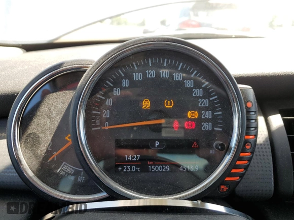 2015 MINI Hardtop with VIN WMWXM5C51F3A04184, listed as a Copart auction lot 63742035 with 150,029 mi miles and Salvage title. Bid and sale history available at DreamBid. Image 9.
