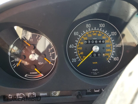 1989 Mercedes-Benz 560 SL z VIN WDBBA48D0KA098625, wystawiony jako Copart lot #73863784 z przebiegiem 30 648 mil mil oraz Szkoda całkowita • Salvage title. Historia ofert i sprzedaży dostępna na DreamBid. Obrazek 9.
