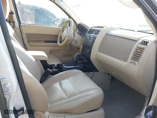 2011 Ford Escape Limited with VIN 1FMCU0EG4BKA28989, listed as a IAAI auction lot 42015694 with 271,226 mi miles. Bid and sale history available at carsss.com. Image 5.