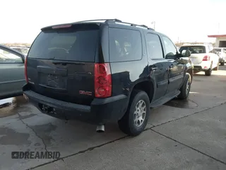 2008 GMC Yukon SLT w/4SB with VIN 1GKFC13068R109156, listed as a IAAI auction lot 41658588 with 224,669 mi miles. Bid and sale history available at carsss.com. Image 4.