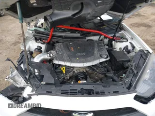 2014 Hyundai Genesis Coupe 3.8 Ultimate with VIN KMHHU6KJ3EU118037, listed as a IAAI auction lot 41898372 with 1 mi miles. Bid and sale history available at carsss.com. Image 10.
