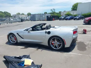 2014 Chevrolet Corvette Z51 3LT z VIN 1G1YM3D7XE5120603, wystawiony jako IAAI lot #42313984 z przebiegiem 64 199 mil mil oraz . Historia ofert i sprzedaży dostępna na DreamBid. Obrazek 14.