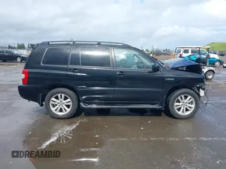 2006 Toyota Highlander z VIN JTEDW21A660011575, wystawiony jako IAAI lot #41799387 z przebiegiem 177 209 mil mil oraz . Historia ofert i sprzedaży dostępna na DreamBid. Obrazek 14.
