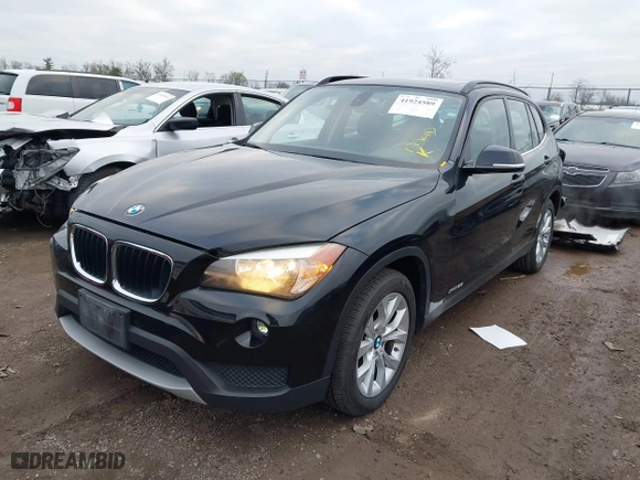 2014 BMW X1 xDrive28i with VIN WBAVL1C5XEVY16666, listed as a IAAI auction lot 41924589 with 98,731 mi miles. Bid and sale history available at carsss.com. Image 18.