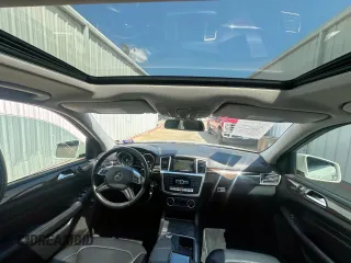 2013 Mercedes-Benz M 350 z VIN 4JGDA5JB2DA203916, wystawiony jako Copart lot #61695655 z przebiegiem 83 073 mil mil oraz Czysty tytuł • Clean title. Historia ofert i sprzedaży dostępna na DreamBid. Obrazek 9.