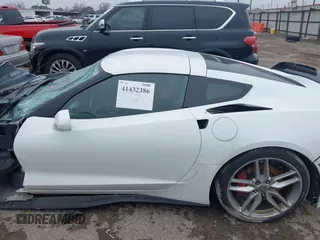 2015 Chevrolet Corvette Z51 2LT с VIN 1G1YK2D73F5114787, выставлен на аукционе IAAI как лот 41432386 с пробегом Не указан миль и . История ставок и продаж доступна на DreamBid. Изображение 14.