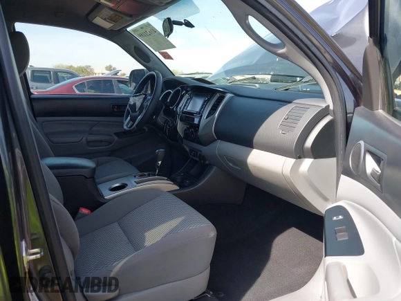 2014 Toyota Tacoma with VIN 3TMLU4EN0EM145573, listed as a IAAI auction lot 41621189 with 178,281 mi miles. Bid and sale history available at carsss.com. Image 5.