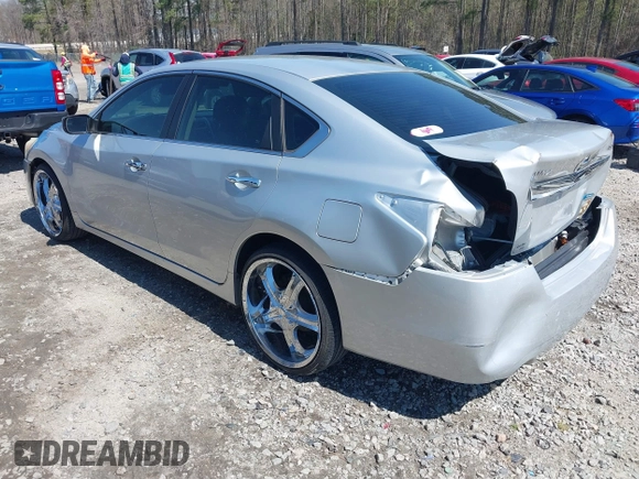 2014 Nissan Altima SL with VIN 1N4AL3AP7EN373903, listed as a IAAI auction lot 41877079 with 211,894 mi miles and . Bid and sale history available at DreamBid. Image 3.