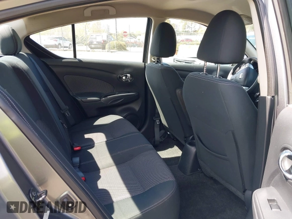 2016 Nissan Versa S z VIN 3N1CN7AP5GL916028, wystawiony jako IAAI lot #41923508 z przebiegiem 113 224 mil mil oraz . Historia ofert i sprzedaży dostępna na DreamBid. Obrazek 8.