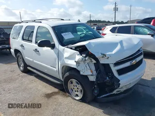 2007 Chevrolet Tahoe LS z VIN 1GNFC13C47J400992, wystawiony jako IAAI lot #42513173 z przebiegiem 88 247 mil mil oraz . Historia ofert i sprzedaży dostępna na DreamBid. Obrazek 1.