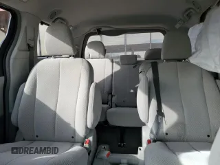 2012 Toyota Sienna LE AAS z VIN 5TDKK3DC7CS192916, wystawiony jako Copart lot #43219255 z przebiegiem 214 612 mil mil oraz Nie do naprawy • Non repairable. Historia ofert i sprzedaży dostępna na DreamBid. Obrazek 10.