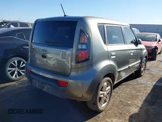 2010 Kia Soul + with VIN KNDJT2A24A7068737, listed as a IAAI auction lot 41733384 with 175,450 mi miles. Bid and sale history available at carsss.com. Image 4.