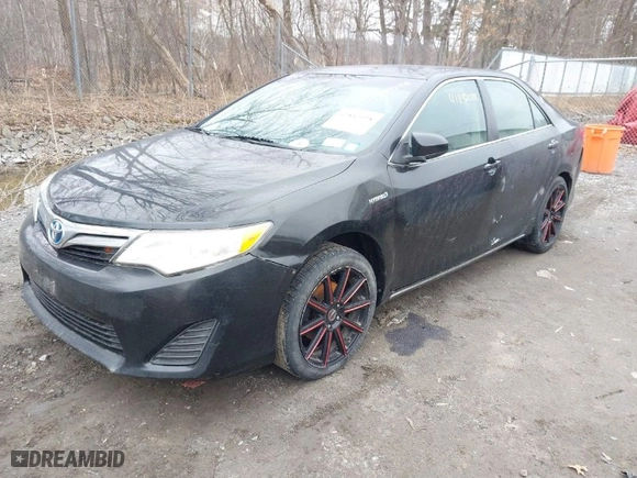 2013 Toyota Camry Hybrid LE with VIN 4T1BD1FK3DU094929, listed as a IAAI auction lot 41852028 with 334,055 mi miles. Bid and sale history available at carsss.com. Image 2.