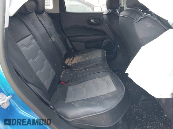 2019 Jeep Compass Latitude z VIN 3C4NJDBB9KT713896, wystawiony jako IAAI lot #42055180 z przebiegiem 67 025 mil mil oraz . Historia ofert i sprzedaży dostępna na DreamBid. Obrazek 8.
