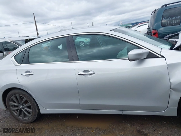 2017 Nissan Altima 2.5 SR with VIN 1N4AL3AP1HC263607, listed as a IAAI auction lot 41953565 with 105,459 mi miles. Bid and sale history available at carsss.com. Image 13.