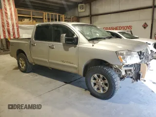 2007 Nissan Titan SE z VIN 1N6BA07B87N226908, wystawiony jako Copart lot #86951184 z przebiegiem 233 741 mil mil oraz Szkoda całkowita • Salvage title. Historia ofert i sprzedaży dostępna na DreamBid. Obrazek 4.