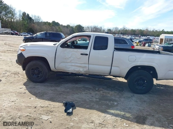 2021 Toyota Tacoma 2WD SR with VIN 3TYRX5GN5MT013206, listed as a IAAI auction lot 41329968 with NaN miles. Bid and sale history available at carsss.com. Image 14.