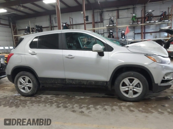 2022 Chevrolet Trax LS with VIN KL7CJNSM5NB550309, listed as a IAAI auction lot 41208893 with 60,580 mi miles. Bid and sale history available at carsss.com. Image 13.