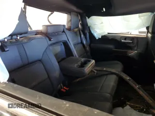 2022 Chevrolet Silverado 3500HD High Country with VIN 1GC4YVEY9NF165555, listed as a Copart auction lot 57947164 with 46,706 mi miles and Salvage Title. Bid and sale history available at carsss.com. Image 10.