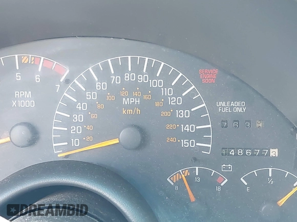 1995 Pontiac Firebird Formula z VIN 2G2FV22P8S2255664, wystawiony jako IAAI lot #42580637 z przebiegiem 148 677 mil mil oraz . Historia ofert i sprzedaży dostępna na DreamBid. Obrazek 7.
