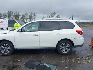 2018 Nissan Pathfinder S with VIN 5N1DR2MM1JC647499, listed as a IAAI auction lot 40788233 with 155,691 mi miles. Bid and sale history available at carsss.com. Image 14.