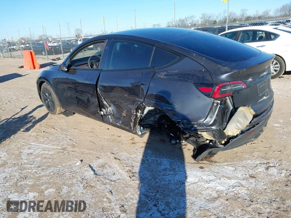 2024 Tesla Model Y Long Range with VIN 7SAYGAEE5RF201368, listed as a IAAI auction lot 41248963 with Not Provided miles and . Bid and sale history available at DreamBid. Image 3.