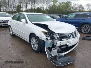 2010 Lexus ES with VIN JTHBK1EG0A2371565, listed as a IAAI auction lot 42011638 with 82,255 mi miles. Bid and sale history available at carsss.com. Image 1.