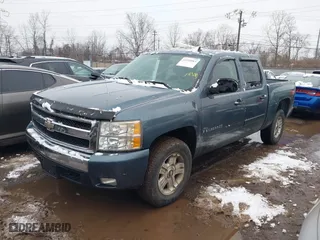 2007 Chevrolet Silverado 1500 LT w/2LT with VIN 2GCEK133971709049, listed as a IAAI auction lot 41555063 with NaN miles. Bid and sale history available at carsss.com. Image 17.