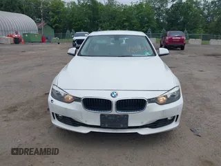 2015 BMW 3 Series 328i xDrive с VIN WBA3B5G55FNS17395, выставлен на аукционе IAAI как лот 42511002 с пробегом 228 228 миль миль и . История ставок и продаж доступна на DreamBid. Изображение 6.