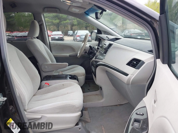 2014 Toyota Sienna LE AAS with VIN 5TDKK3DC0ES487830, listed as a IAAI auction lot 42216342 with 155,973 mi miles and . Bid and sale history available at carsss.com. Image 5.