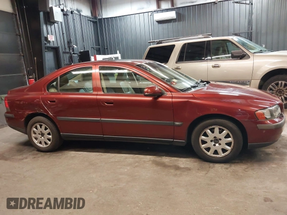 2001 Volvo S60 with VIN YV1RS61R912017817, listed as a IAAI auction lot 41981663 with 44,226 mi miles. Bid and sale history available at carsss.com. Image 13.