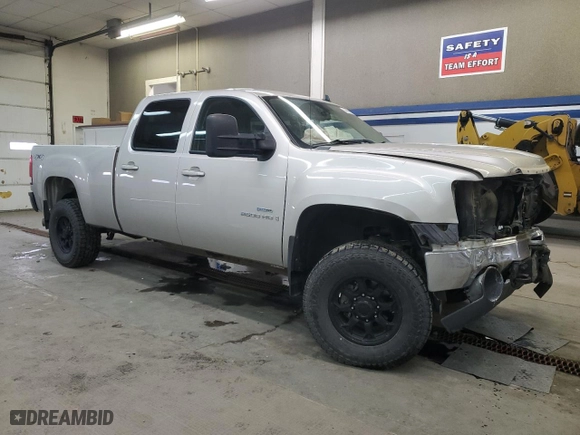 2009 GMC Sierra 2500HD SLT with VIN 1GTHK63679F118461, listed as a Copart auction lot 44075925 with 142,810 mi miles and Salvage Title. Bid and sale history available at carsss.com. Image 4.