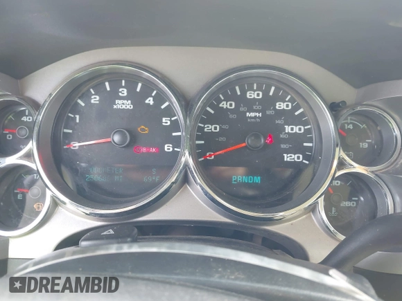 2011 Chevrolet Silverado 1500 LT with VIN 1GCRKSE01BZ264610, listed as a IAAI auction lot 41470836 with 250,686 mi miles and . Bid and sale history available at DreamBid. Image 7.