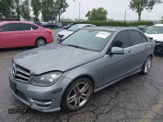 2014 Mercedes-Benz C 250 Sport с VIN WDDGF4HBXEG253583, выставлен на аукционе IAAI как лот 42189407 с пробегом 134 896 миль миль и . История ставок и продаж доступна на DreamBid. Изображение 18.