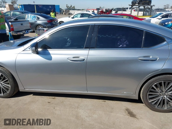 2022 Lexus ES 300h with VIN 58ADA1C15NU026087, listed as a IAAI auction lot 41765304 with 20,795 mi miles and . Bid and sale history available at DreamBid. Image 15.