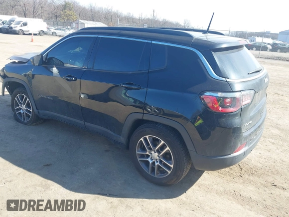 2018 Jeep Compass Altitude with VIN 3C4NJDBB2JT418914, listed as a IAAI auction lot 41759891 with 137,643 mi miles and . Bid and sale history available at carsss.com. Image 3.