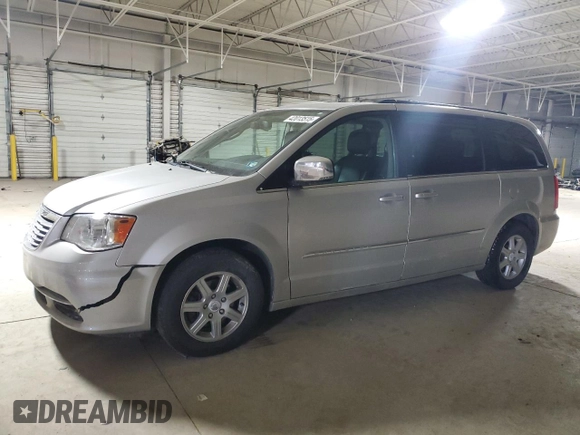 2011 Chrysler Town & Country Touring L with VIN 2A4RR8DG8BR744662, listed as a Copart auction lot 42013515 with 139,393 mi miles and Clean Title. Bid and sale history available at DreamBid. Image 1.