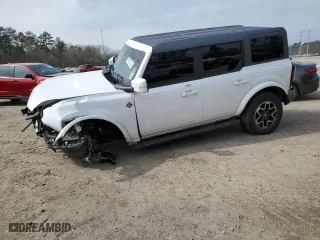 2023 Ford Bronco with VIN 1FMEE5BP7PLC15071, listed as a Copart auction lot 45321715 with 2,213 mi miles and Salvage Title. Bid and sale history available at carsss.com. Image 1.